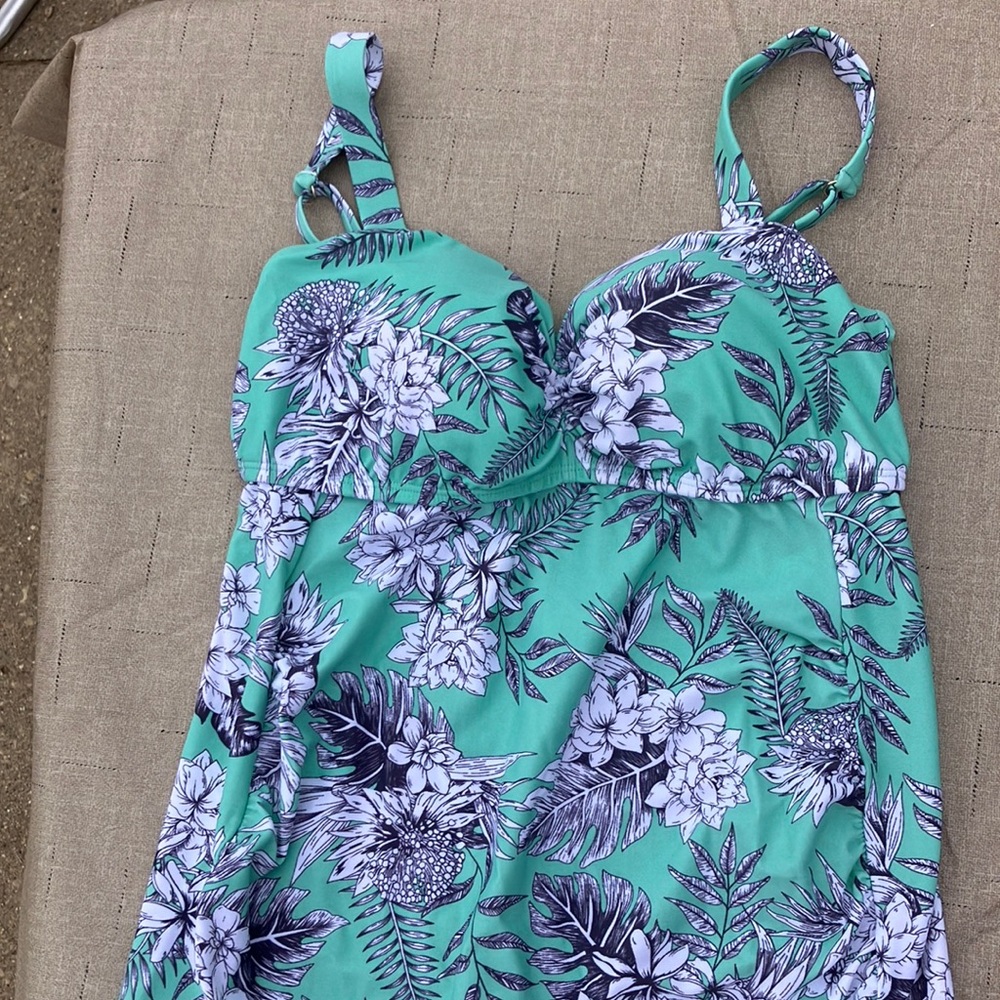 Motherhood Maternity tankini swim suit